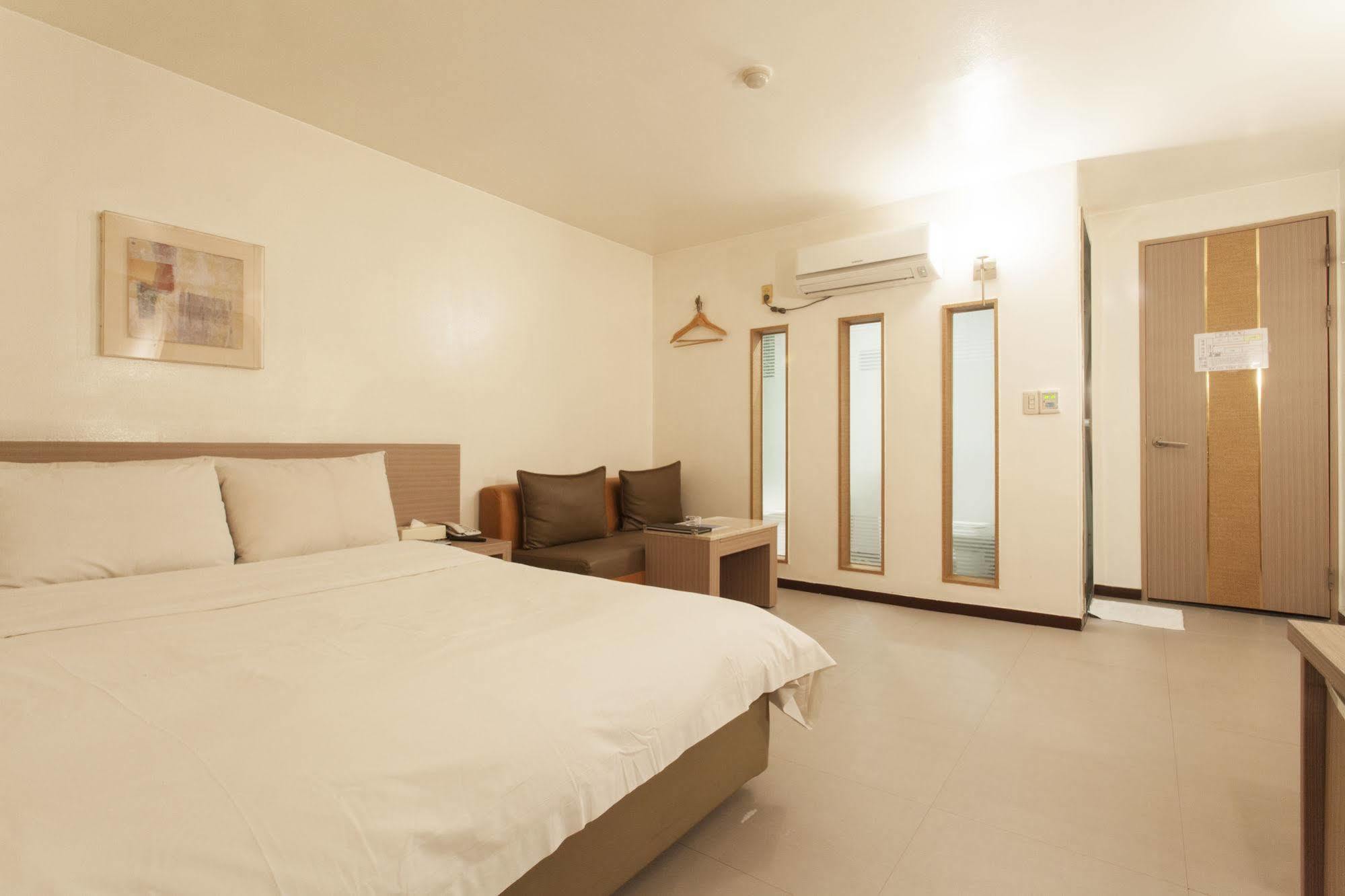 Hotel Ana 2*