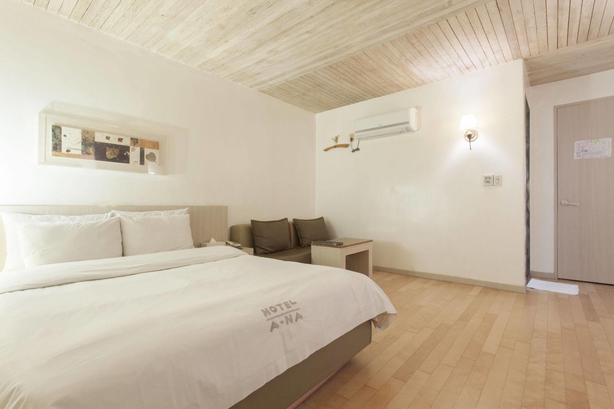 Hotel Ana 2*